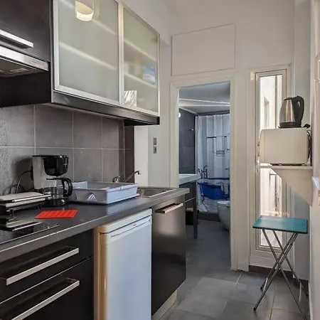 Artistic Flat In The Center Of Apartment