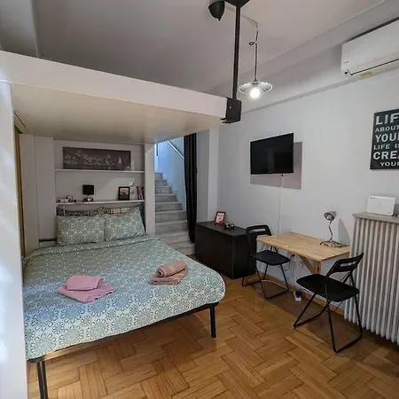 Apartment Artistic Flat In The Center Of Athens