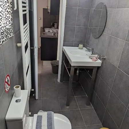 Artistic Flat In The Center Of * Athens